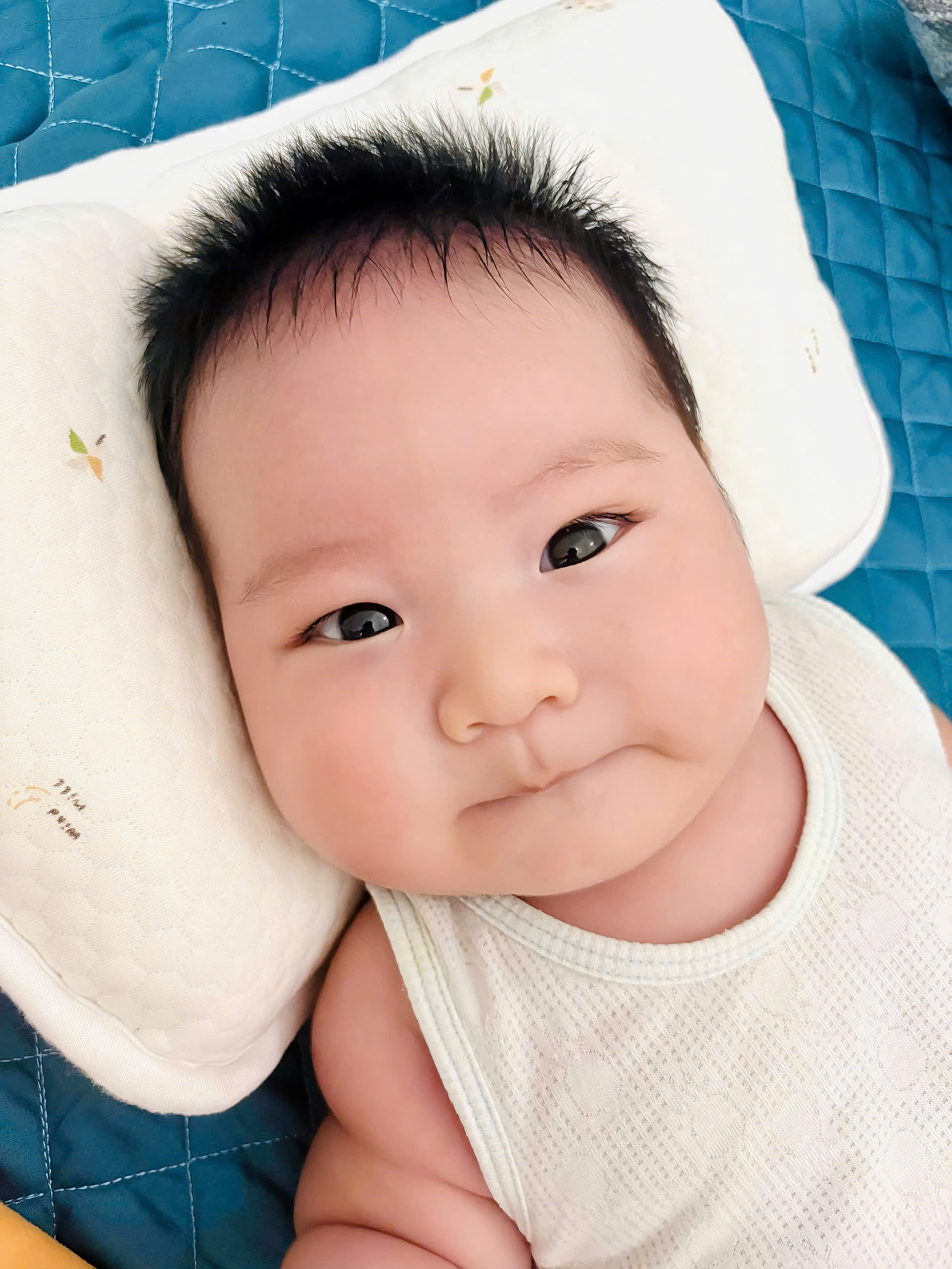 Em bé 3 tháng tuổi.